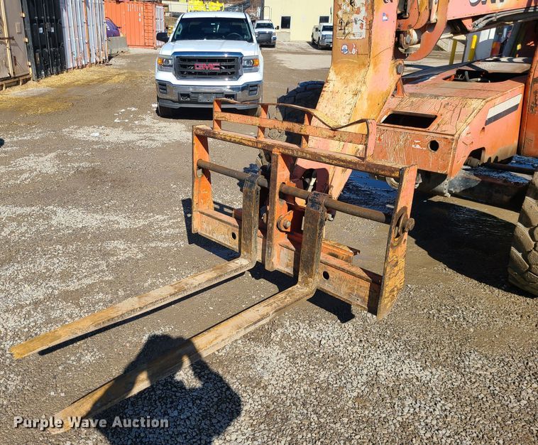 image for item JG9449 2001 SkyTrak 60365  telehandler