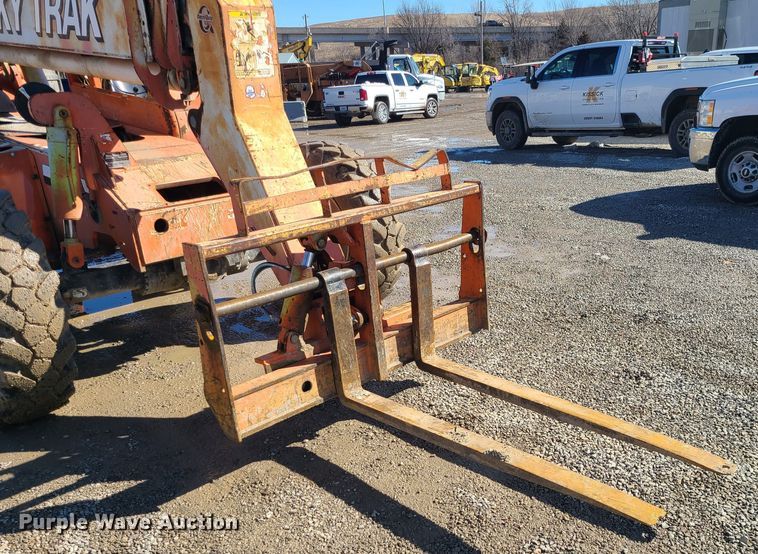 image for item JG9449 2001 SkyTrak 60365  telehandler