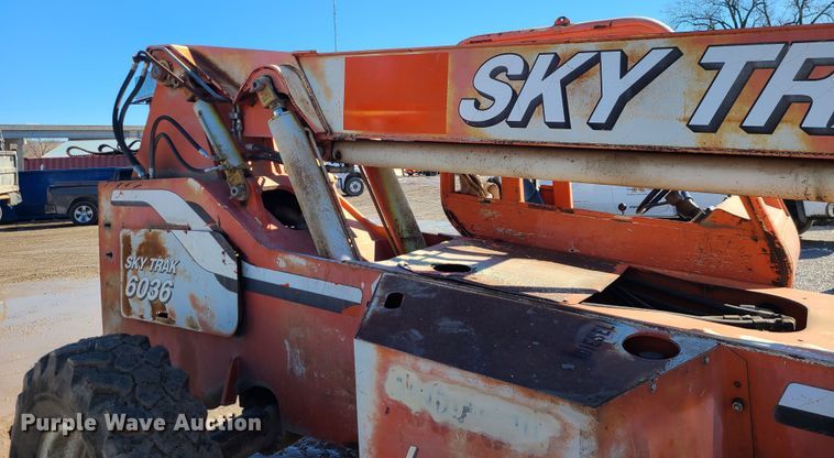 image for item JG9449 2001 SkyTrak 60365  telehandler