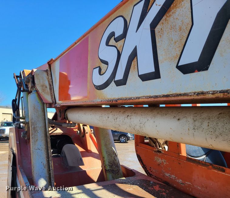 image for item JG9449 2001 SkyTrak 60365  telehandler