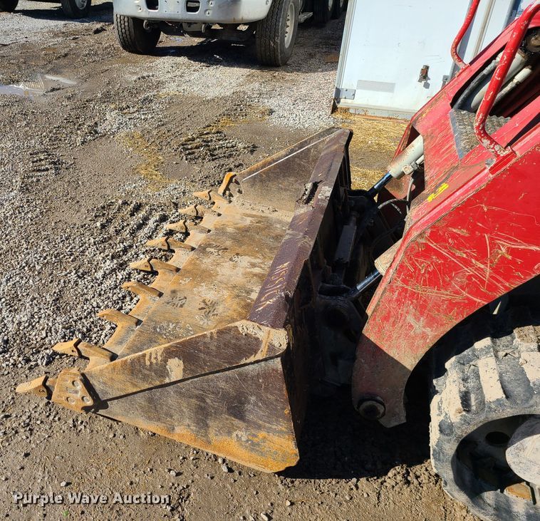 image for item JG9451 2012 Takeuchi TL12  tracked skid steer loader