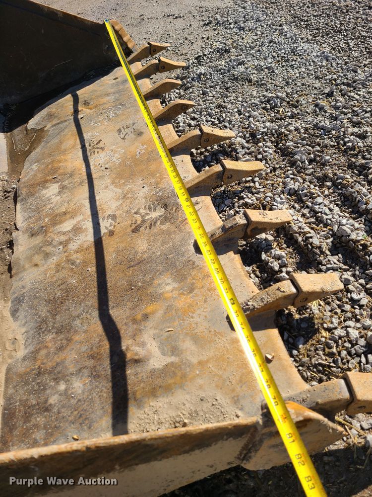 image for item JG9451 2012 Takeuchi TL12  tracked skid steer loader