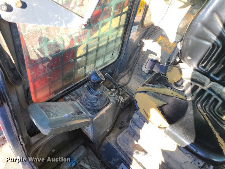 image for item JG9451 2012 Takeuchi TL12  tracked skid steer loader