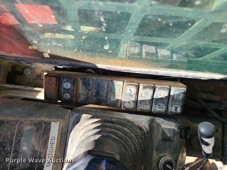 image for item JG9451 2012 Takeuchi TL12  tracked skid steer loader