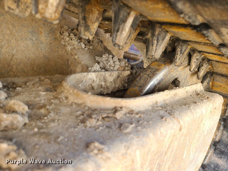 image for item JG9451 2012 Takeuchi TL12  tracked skid steer loader