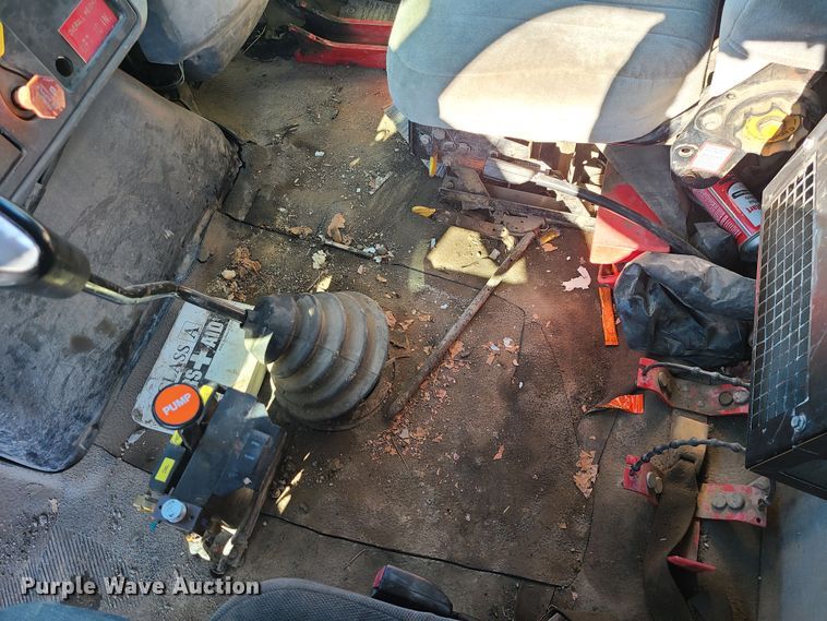 image for item JG9452 2004 International 4400  dump truck