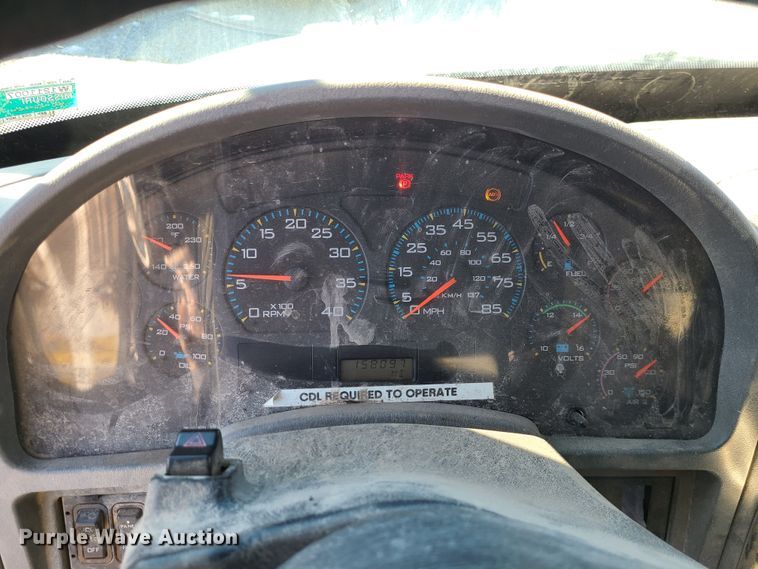 image for item JG9452 2004 International 4400  dump truck