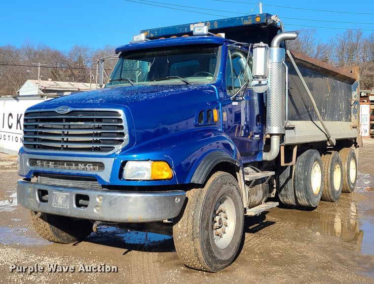 image for item JG9453 2007 Sterling L9500  dump truck