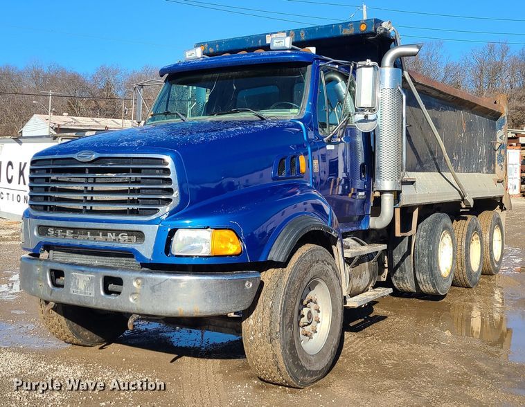 image for item JG9453 2007 Sterling L9500  dump truck