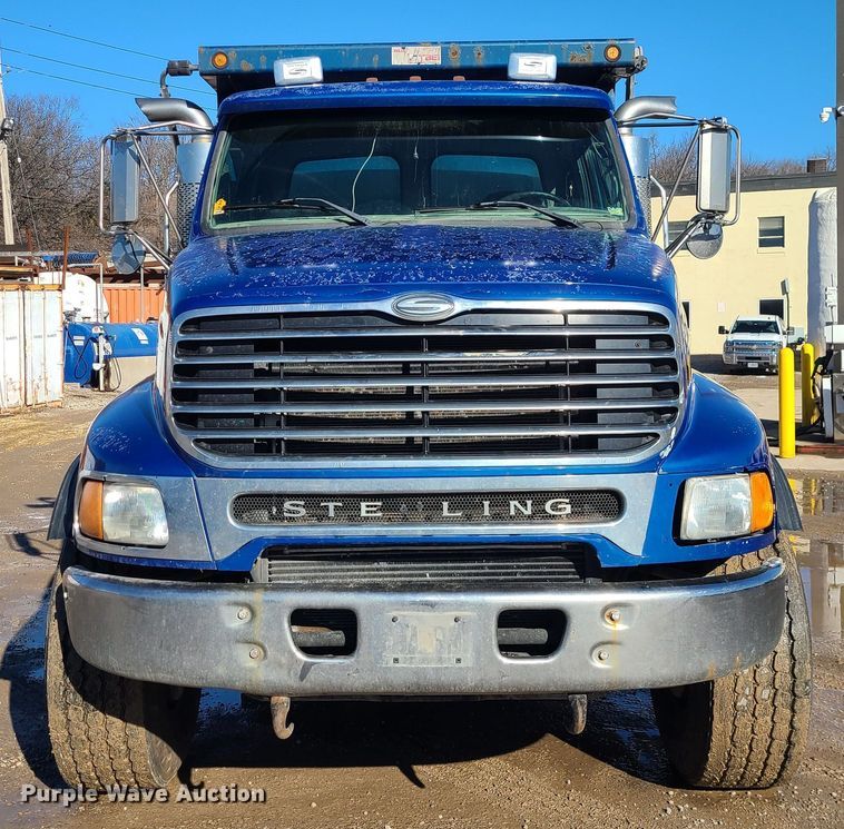 image for item JG9453 2007 Sterling L9500  dump truck