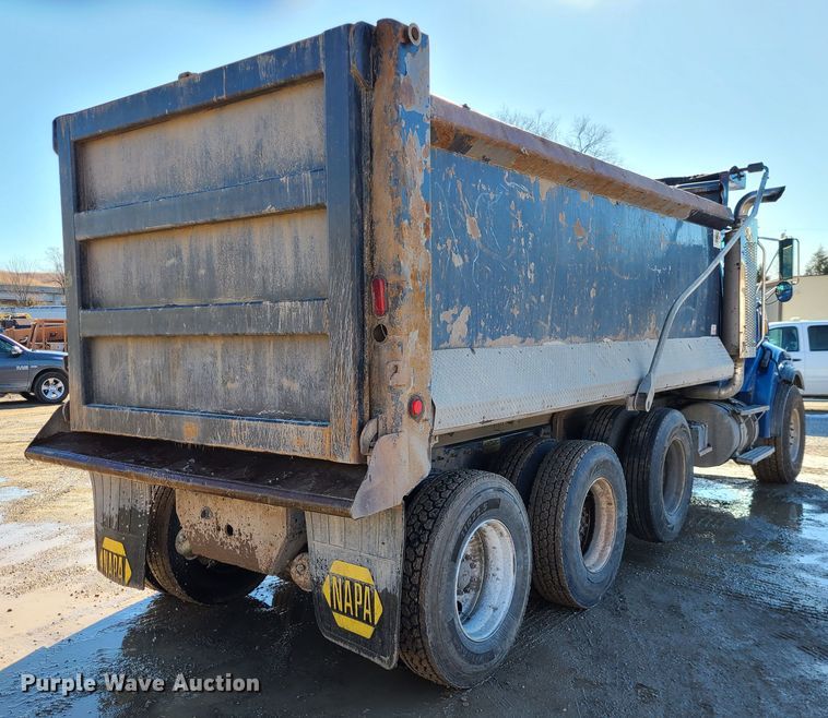 image for item JG9453 2007 Sterling L9500  dump truck