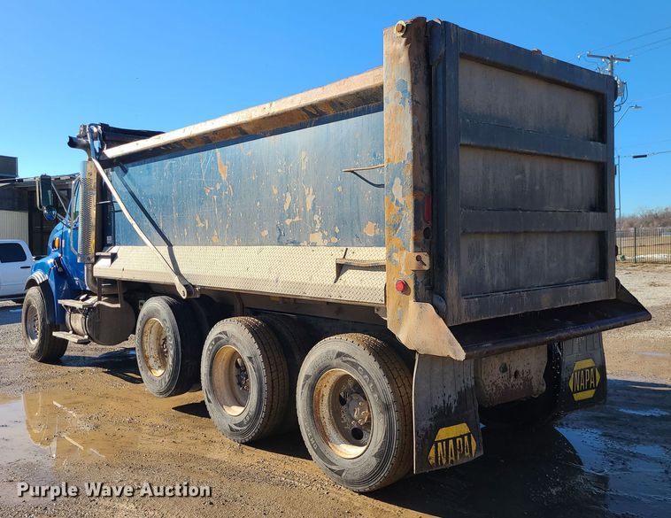 image for item JG9453 2007 Sterling L9500  dump truck