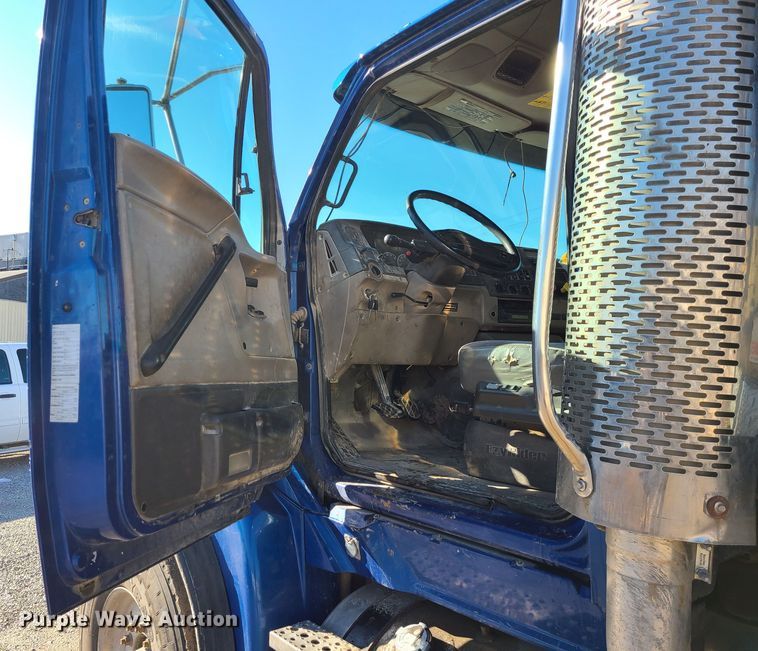 image for item JG9453 2007 Sterling L9500  dump truck