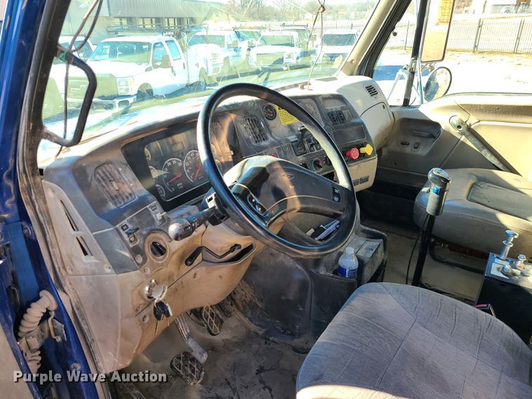 image for item JG9453 2007 Sterling L9500  dump truck