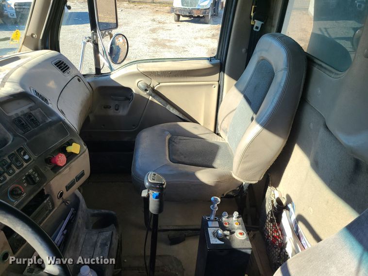 image for item JG9453 2007 Sterling L9500  dump truck