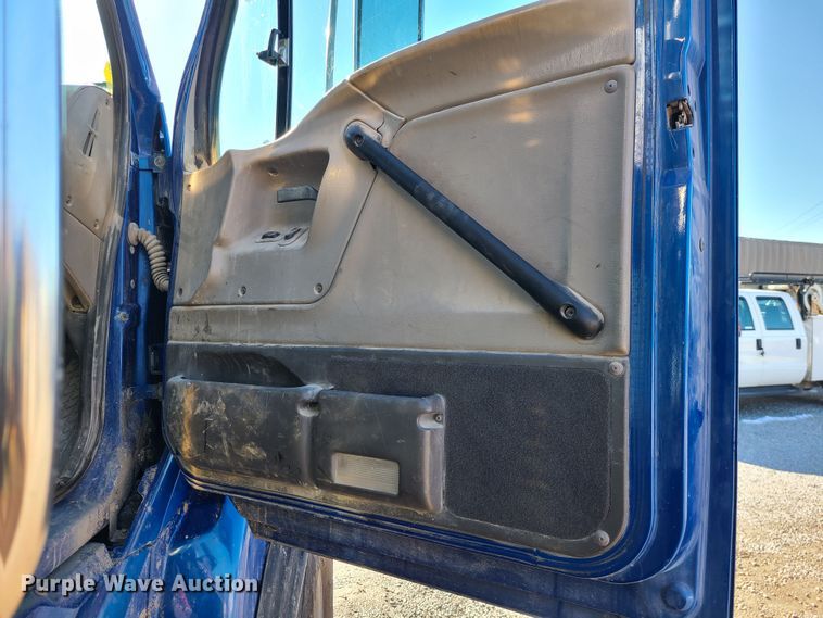 image for item JG9453 2007 Sterling L9500  dump truck