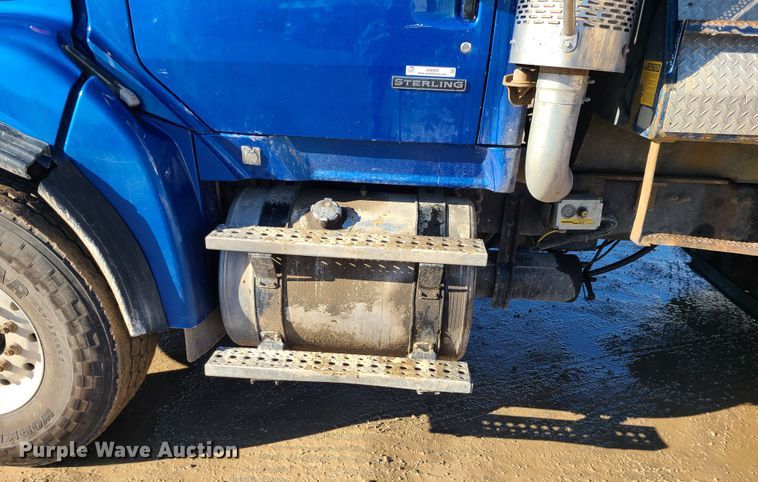 image for item JG9453 2007 Sterling L9500  dump truck