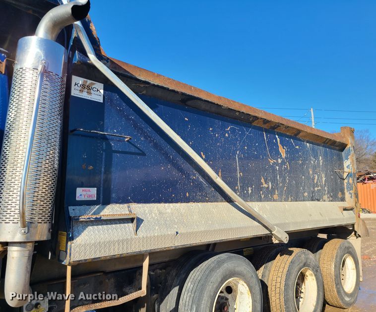 image for item JG9453 2007 Sterling L9500  dump truck