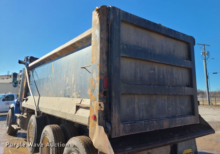 image for item JG9453 2007 Sterling L9500  dump truck