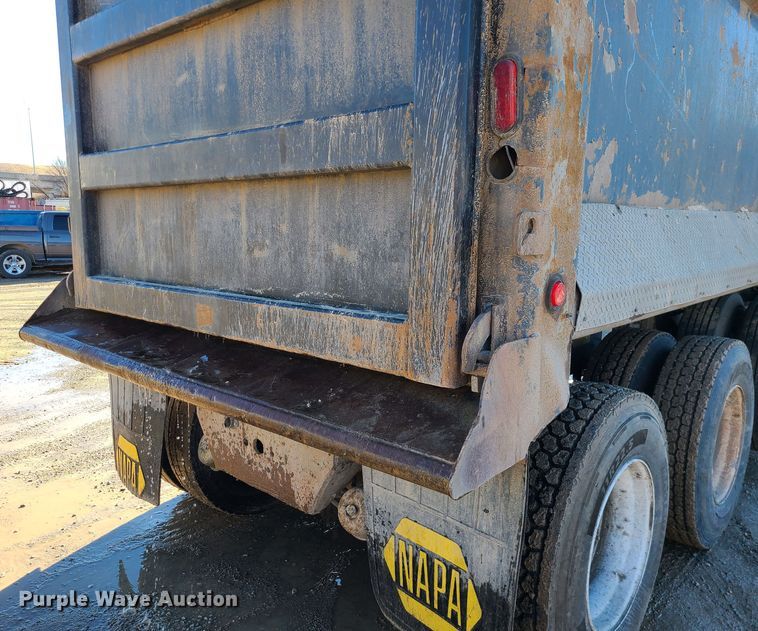 image for item JG9453 2007 Sterling L9500  dump truck