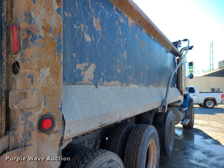 image for item JG9453 2007 Sterling L9500  dump truck