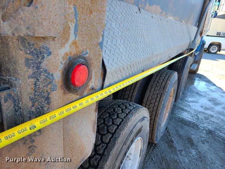 image for item JG9453 2007 Sterling L9500  dump truck