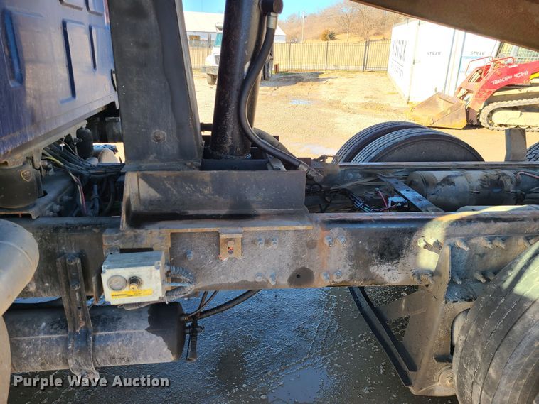 image for item JG9453 2007 Sterling L9500  dump truck