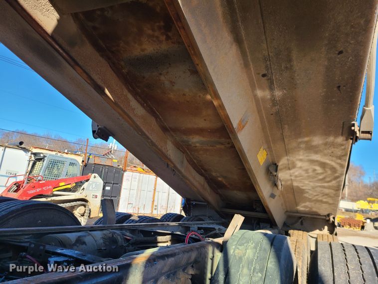 image for item JG9453 2007 Sterling L9500  dump truck