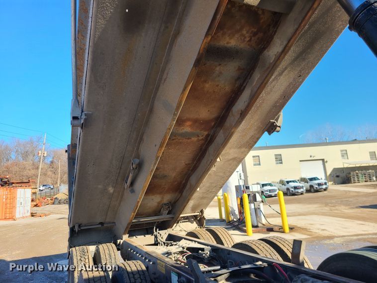 image for item JG9453 2007 Sterling L9500  dump truck