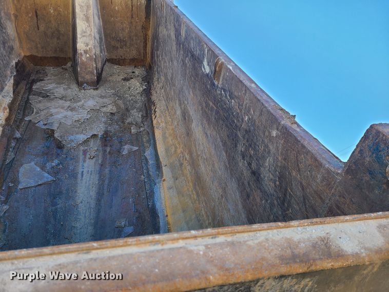 image for item JG9453 2007 Sterling L9500  dump truck