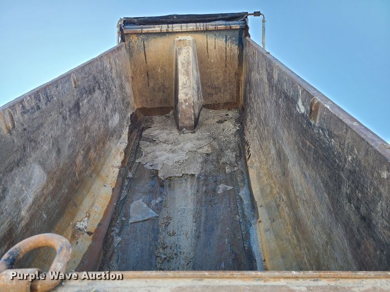 image for item JG9453 2007 Sterling L9500  dump truck