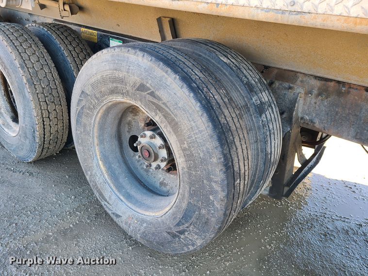 image for item JG9453 2007 Sterling L9500  dump truck