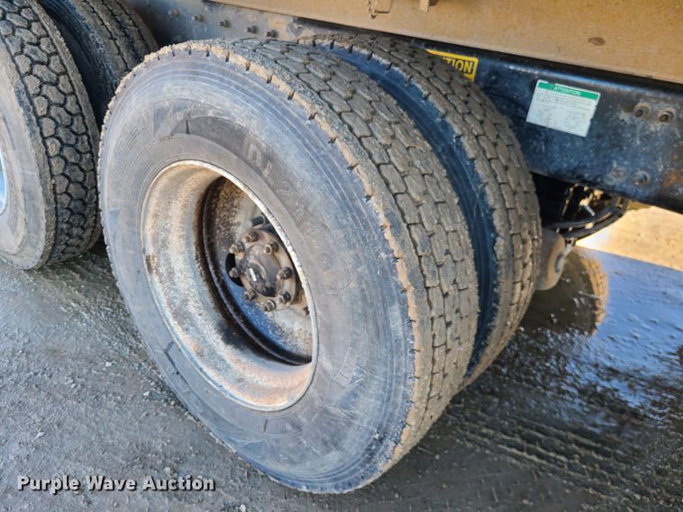 image for item JG9453 2007 Sterling L9500  dump truck