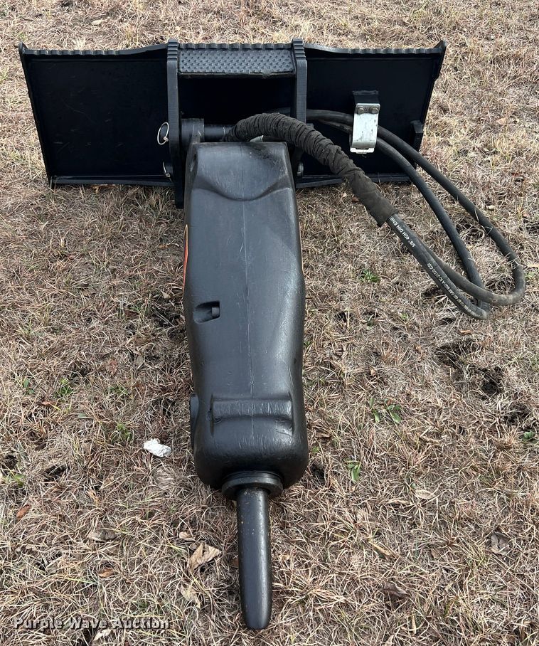 image for item JV9481 Caterpillar H65DS  skid steer breaker