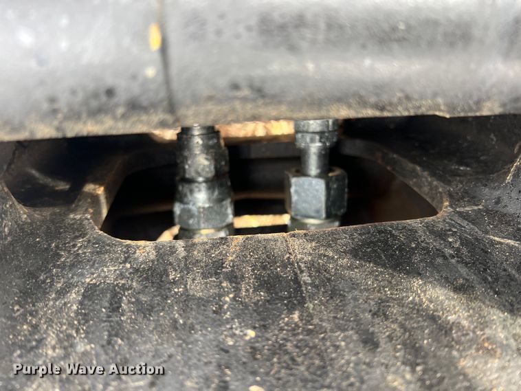 image for item JV9481 Caterpillar H65DS  skid steer breaker