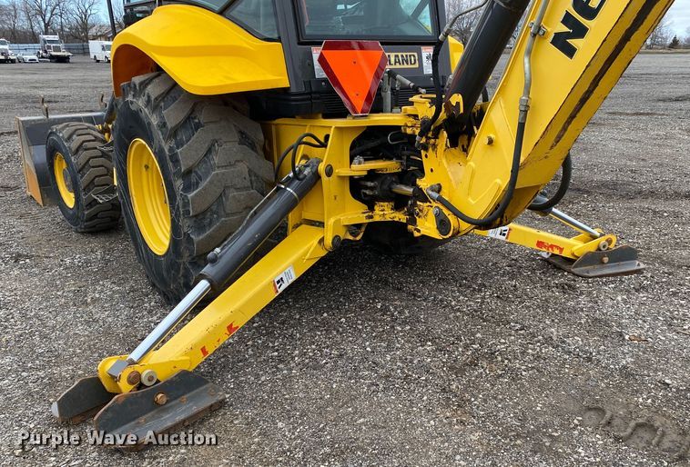image for item JW9156 2013 New Holland B95C  backhoe