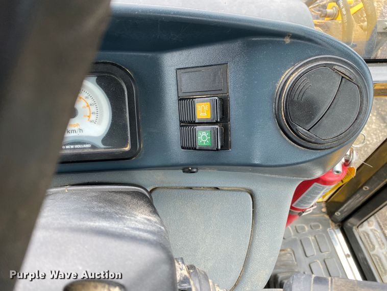 image for item JW9156 2013 New Holland B95C  backhoe