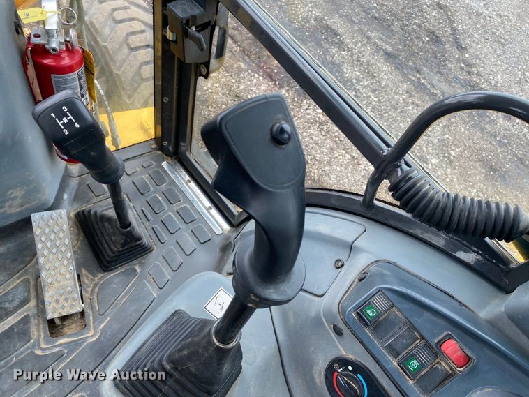 image for item JW9156 2013 New Holland B95C  backhoe