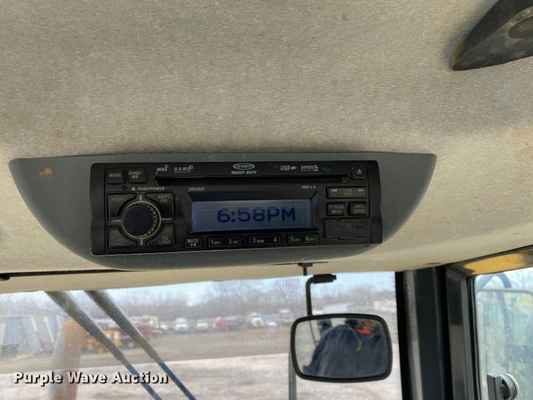 image for item JW9156 2013 New Holland B95C  backhoe