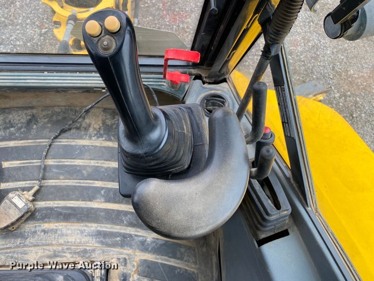 image for item JW9156 2013 New Holland B95C  backhoe