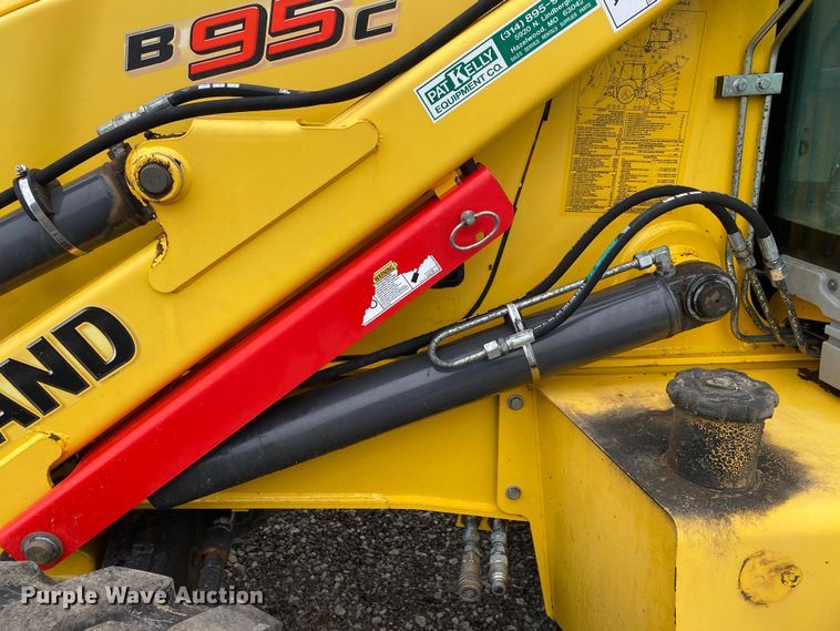 image for item JW9156 2013 New Holland B95C  backhoe