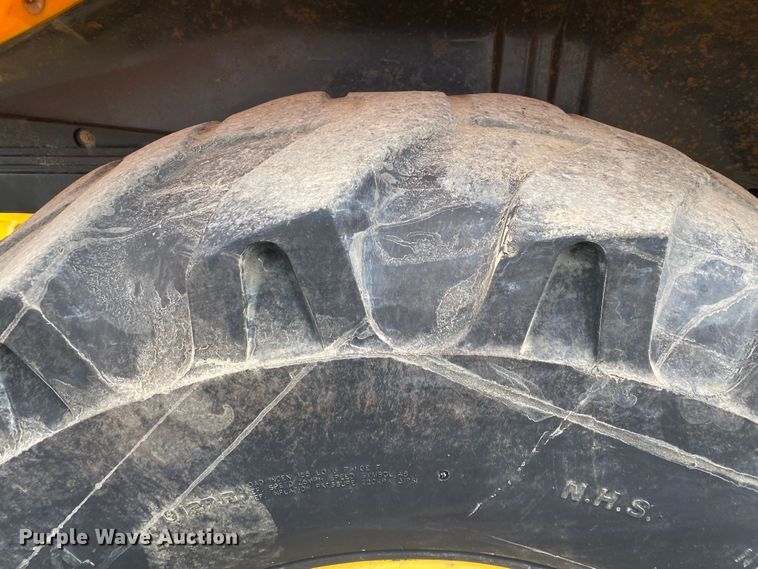 image for item JW9156 2013 New Holland B95C  backhoe