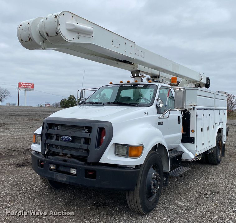 image for item JW9159 2006 Ford F750 Super Duty  bucket truck