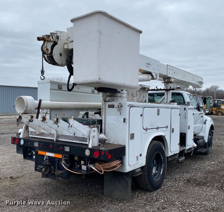image for item JW9159 2006 Ford F750 Super Duty  bucket truck