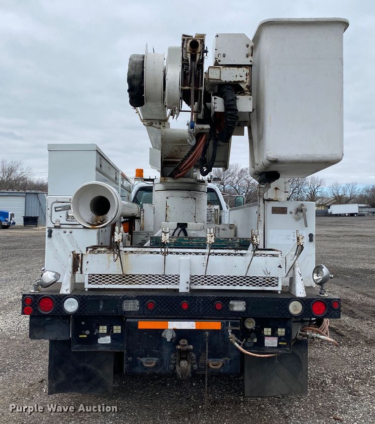 image for item JW9159 2006 Ford F750 Super Duty  bucket truck