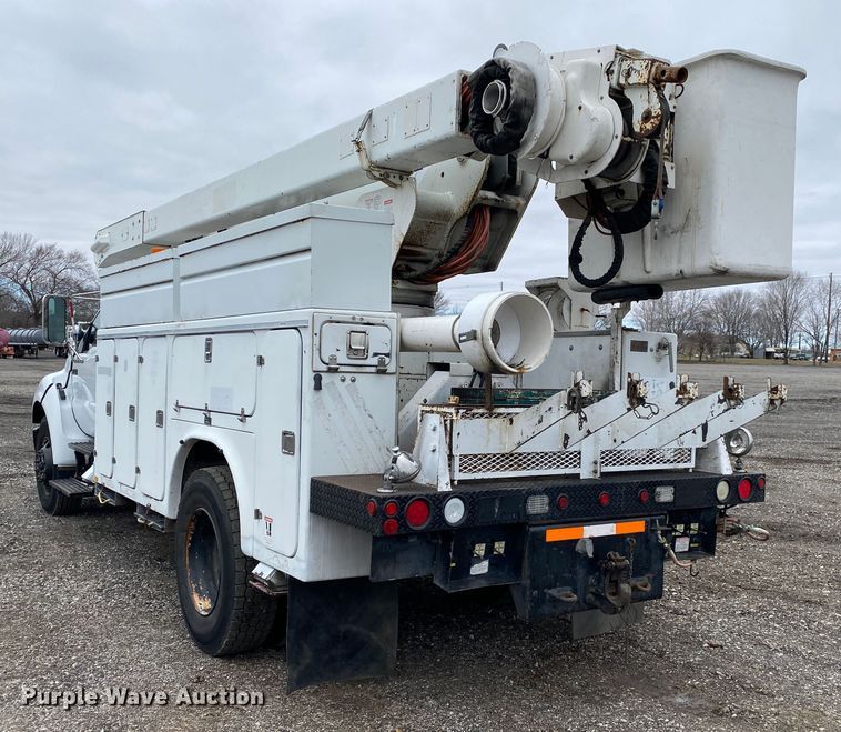 image for item JW9159 2006 Ford F750 Super Duty  bucket truck