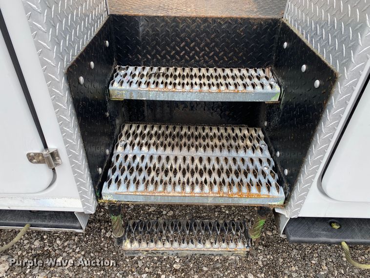 image for item JW9159 2006 Ford F750 Super Duty  bucket truck