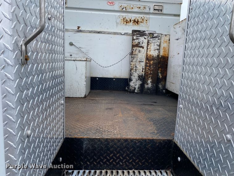 image for item JW9159 2006 Ford F750 Super Duty  bucket truck