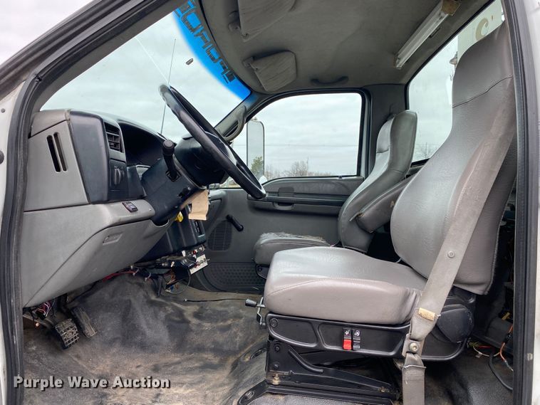 image for item JW9159 2006 Ford F750 Super Duty  bucket truck