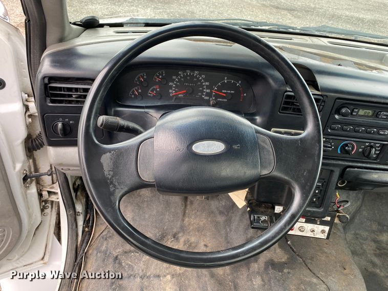 image for item JW9159 2006 Ford F750 Super Duty  bucket truck